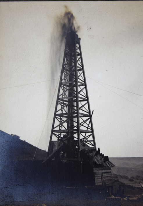 Oil well in 1920s Oil well in 1920s